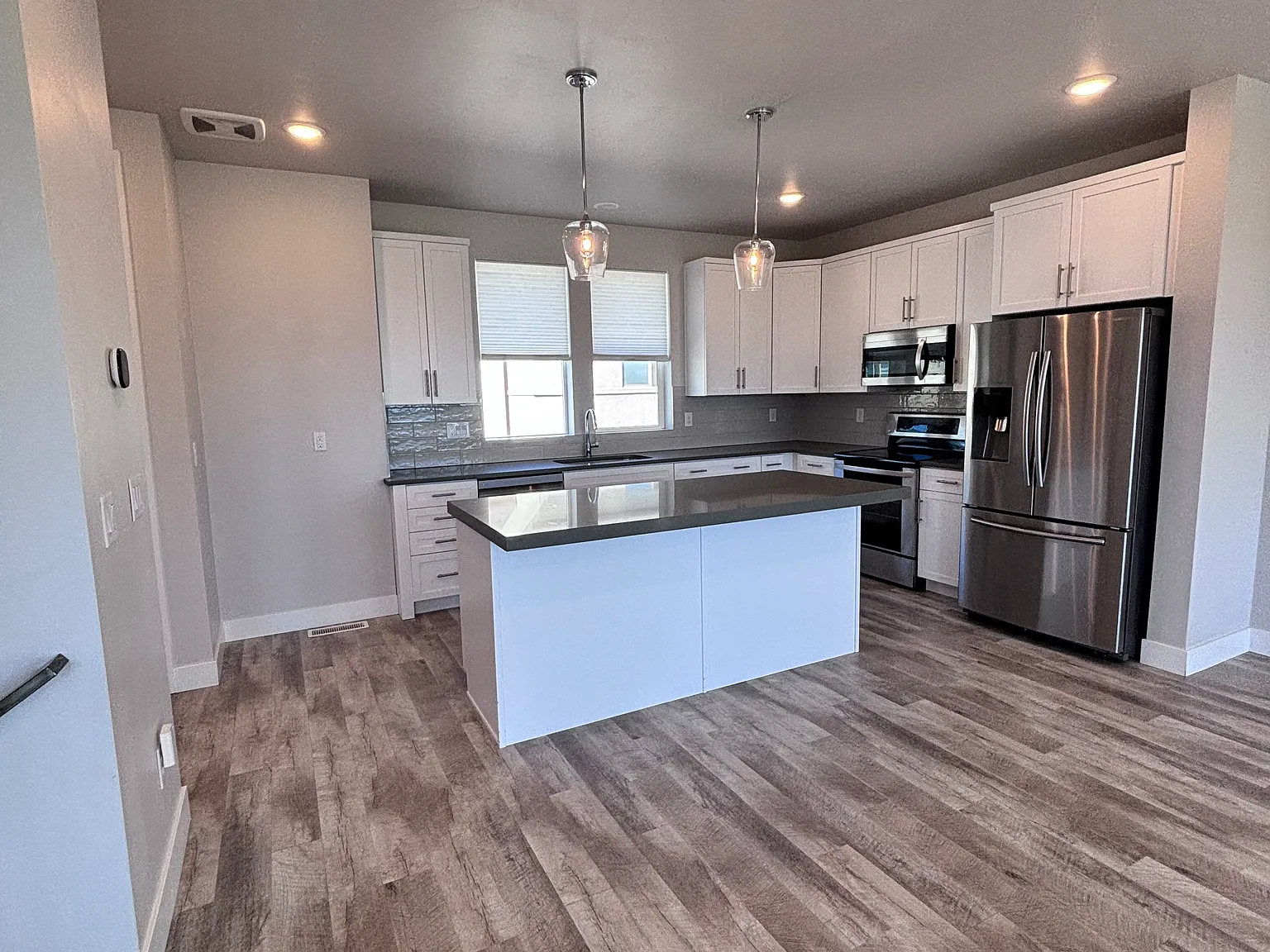 3 bed, 2.5 bath, 1500 sqft, $2,650 — Photo 2