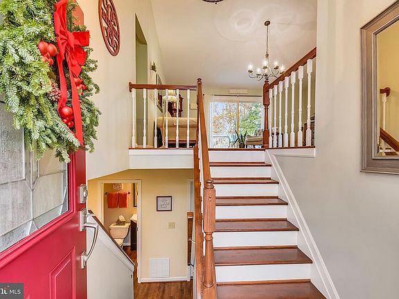 2nd image of 402 Howard Manor Dr