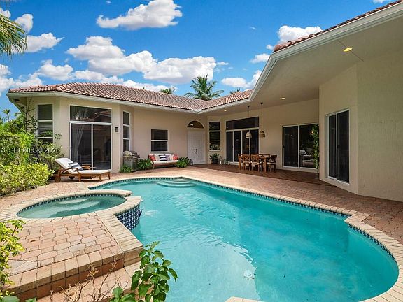 3rd image of 1604 Victoria Pointe Ln