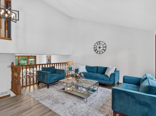 2633 Nightingale Ct, Chaska, MN 55318