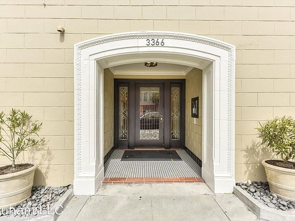 3rd image of 3366 Pierce St APT 101