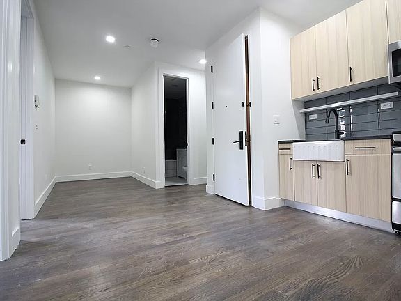 2nd image of 111 Van Buren St #4R