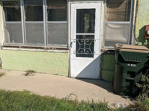4th image of 414 Pine St S