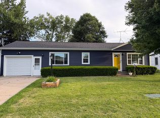 1713 N 2nd Ave E, Newton, IA 50208