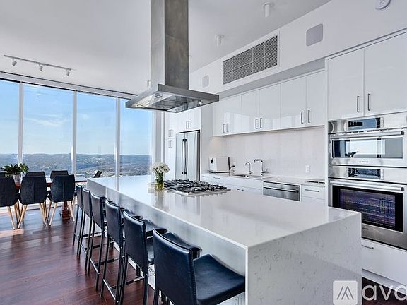 3rd image of 301 West Ave APT 4707