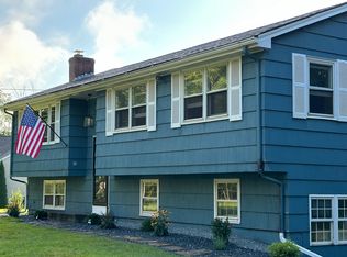 237 Arnold Rd, Sturbridge, MA 01518