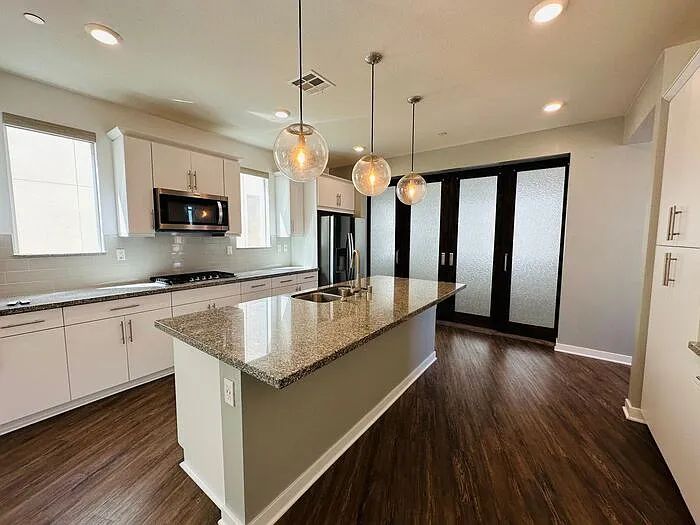 1835 Vesta Dr — Photo 14