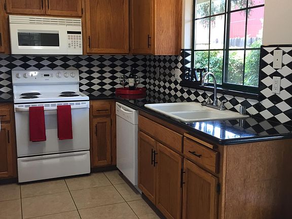 2nd image of 842 Studley St