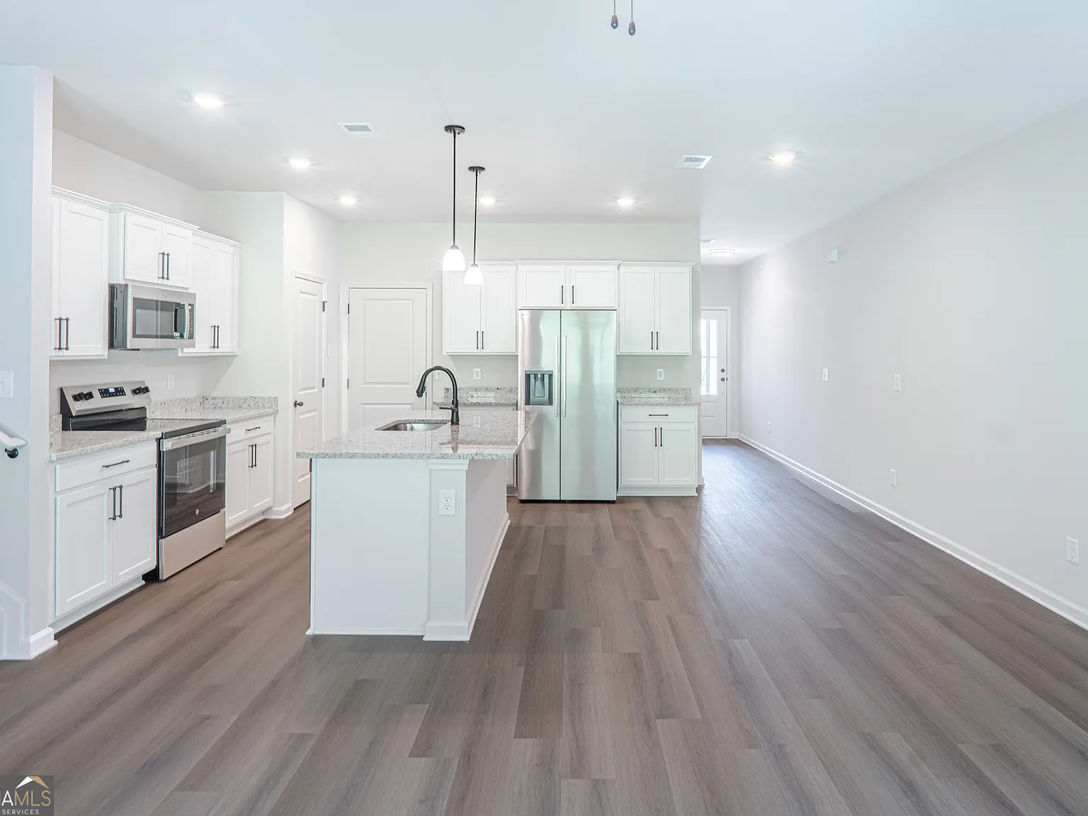 3 bed, 2.5 bath, $2,225 — Photo 2