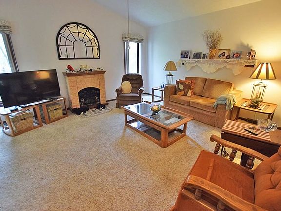 2nd image of 5782 Tanager Ct