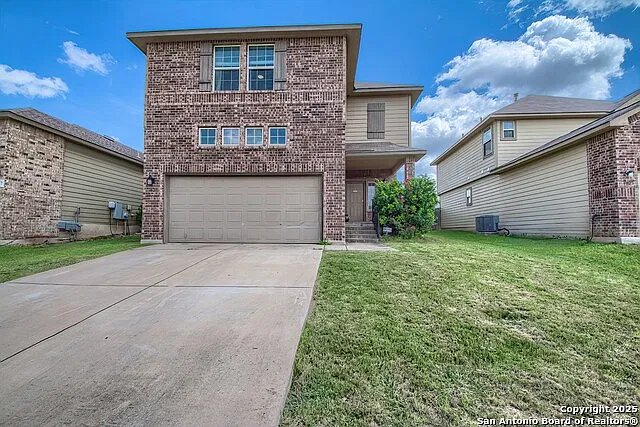 4 bed, 2.5 bath, 2422 sqft, $2,000 — Photo 1
