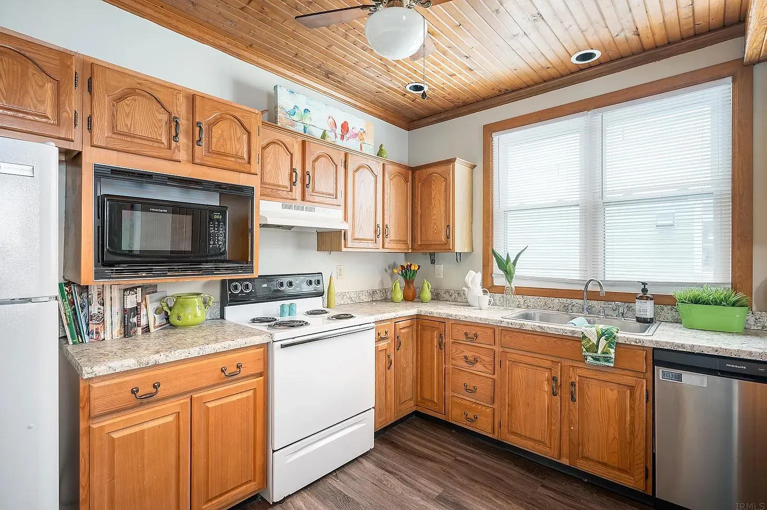 5 bed, 1818 sqft, $2,300 — Photo 3