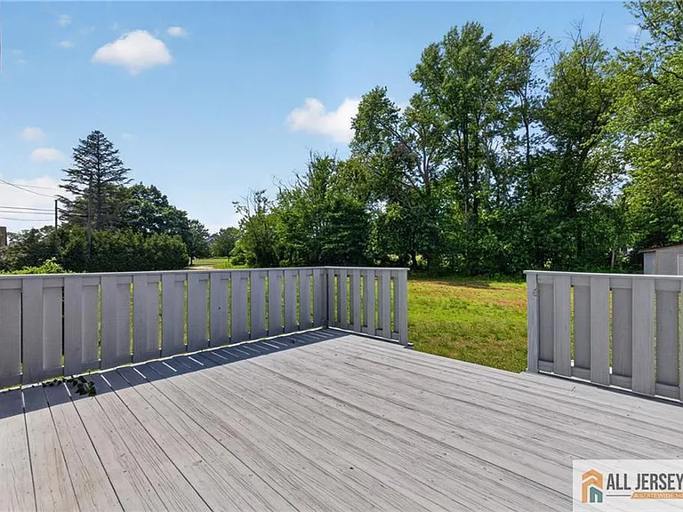 226 Gravel Hill Rd — Photo 16