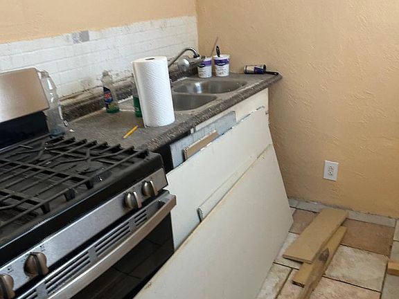 5th image of 4303 Clifton Ave