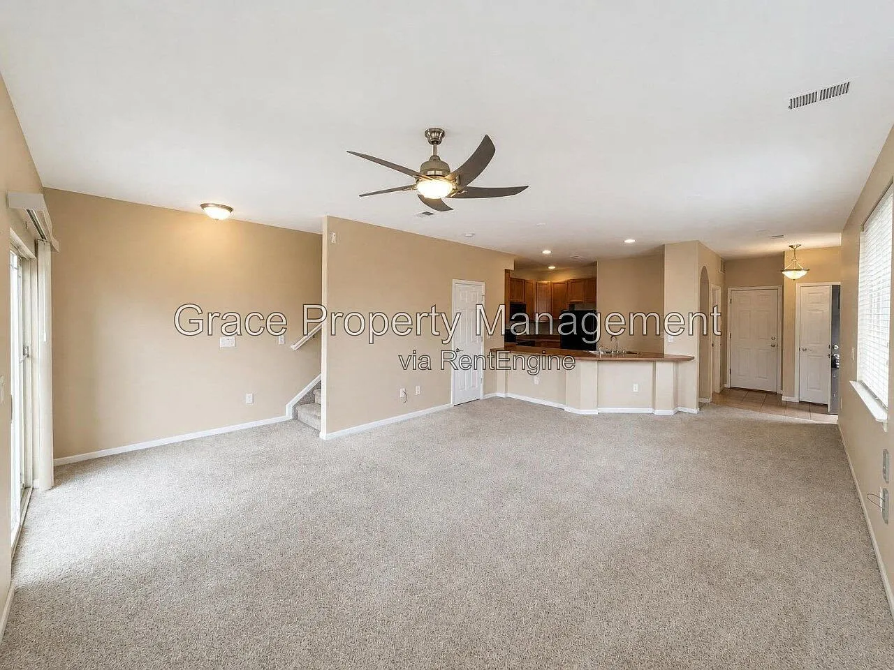3 bed, 2.5 bath, 1920 sqft, $2,485 — Photo 2
