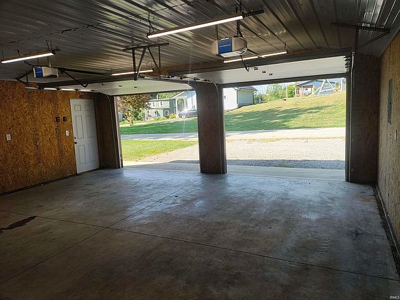 3rd image of 402 Grant North St