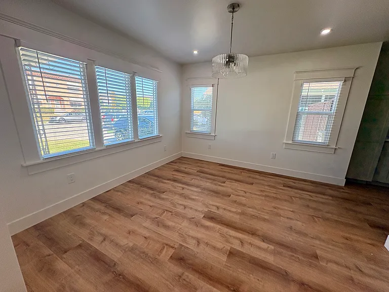 2nd Ave — Photo 9