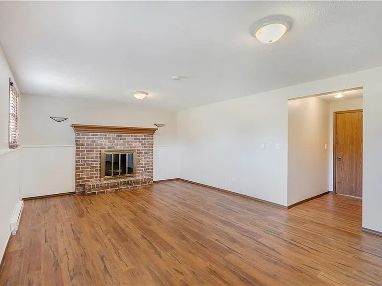 624 Angiline Dr — Photo 2