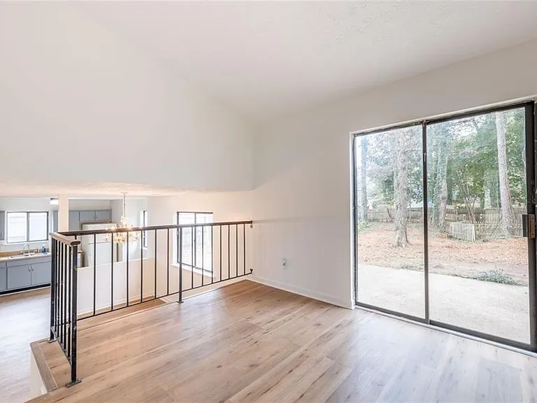 3927 Centennial Trl — Photo 4