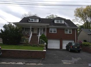 2004 Hoefleys Ln, Fort Lee, NJ 07024