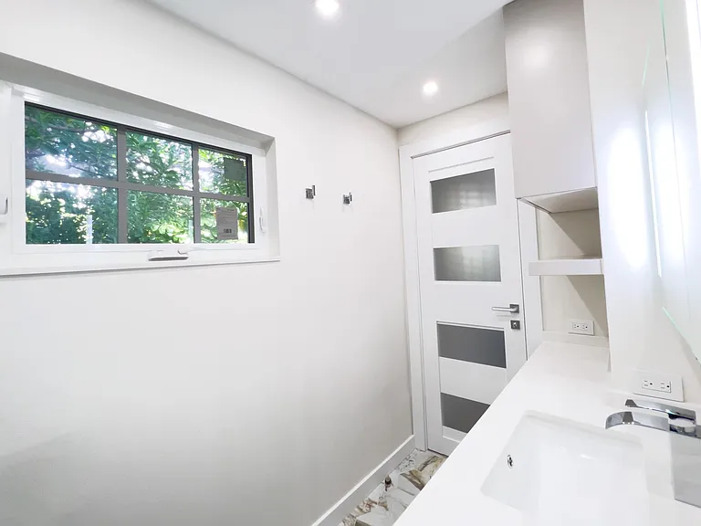 455 NE 16th Ave #10 — Photo 9