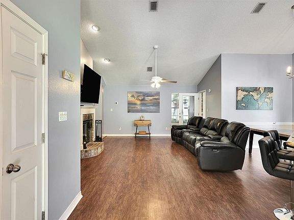 3rd image of 5116 Trenton Dr
