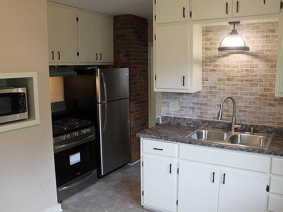 3rd image of 701 Sherwood Ave
