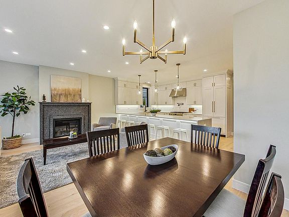 4th image of 1845 W Waveland Ave #3