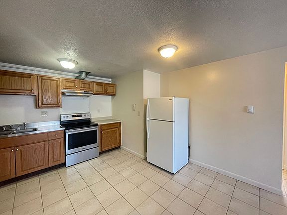 3rd image of 181 Loudon Rd APT 202