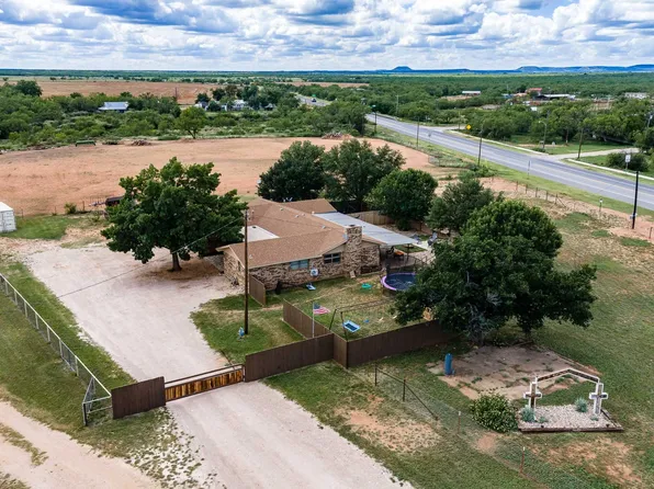 616 W Main St, Bronte, TX 76933