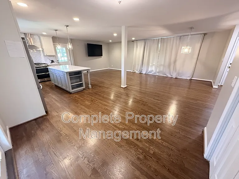 3153 Woodhaven Dr — Photo 35