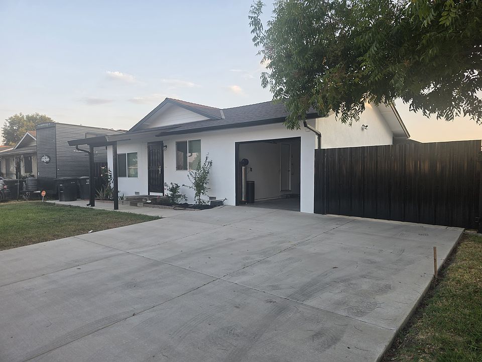1st image of 2817 5th St