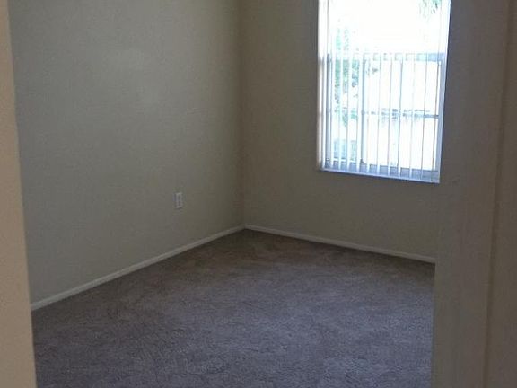 5th image of 552 Kensington Lake Cir