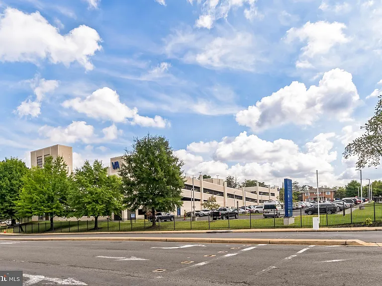 2411 N Capitol St NE #B — Photo 30