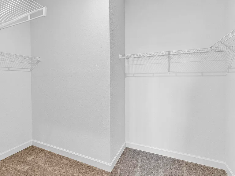 380 SE Crossoak Ln — Photo 11