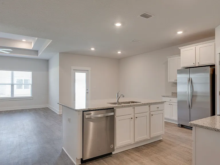 5733 Danbury Blvd — Photo 5