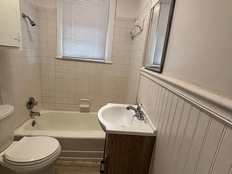 114 Calvary Dr — Photo 11