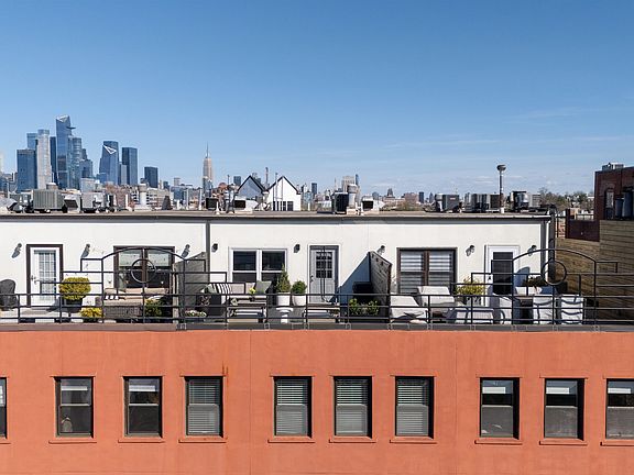 3rd image of 1021 Grand St #Penthouse B