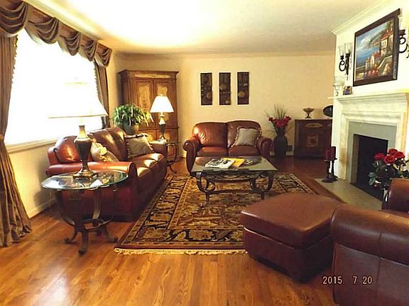 3rd image of 3508 Burnett Dr