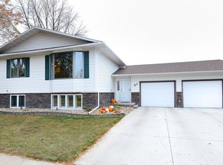 51 Sloping Hills Cv, Grand Forks, ND 58201