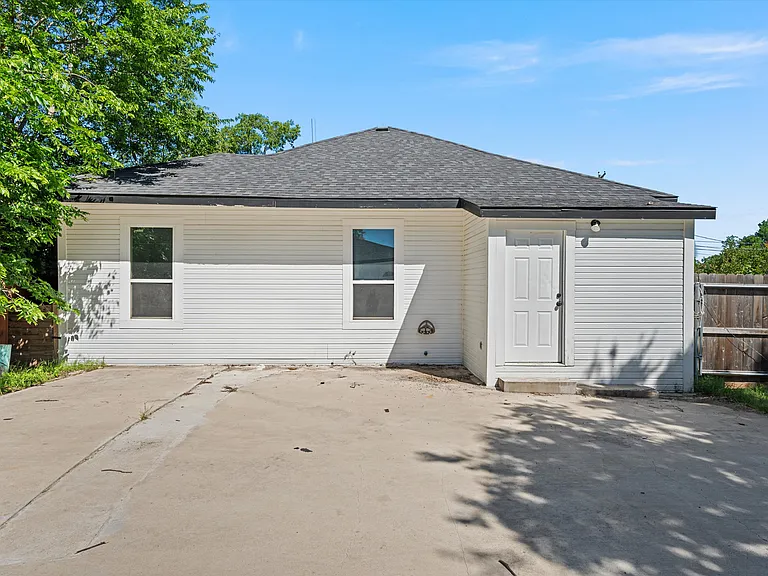 2212 Clay Ave — Photo 14