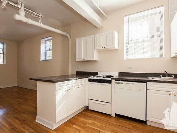 4th image of 1101 W Wellington Ave APT 3L