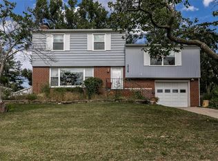 216 22nd St NE, Cedar Rapids, IA 52402
