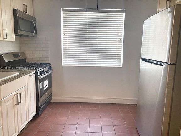 3rd image of 1309 Euclid Ave APT 5