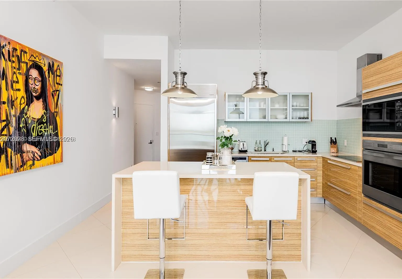 Paramount Bay Condo — Photo 1