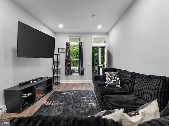 3rd image of 3003 Presstman St