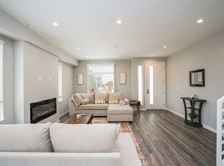 7030 Valmont St #A, Tujunga, CA 91042