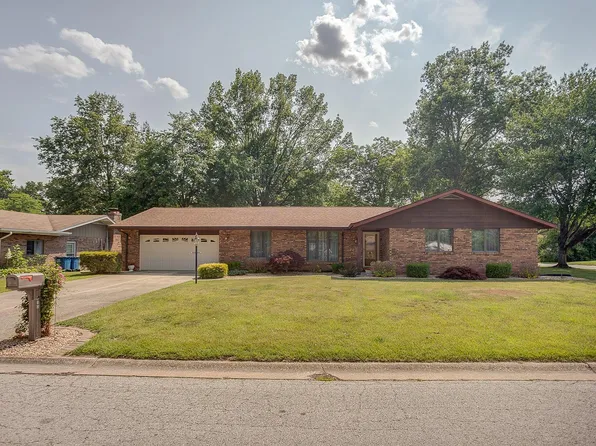 213 Britanna Dr, Swansea, IL 62226