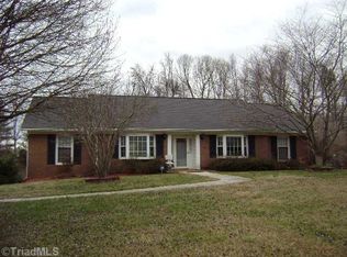 2080 Meadow Glen Ln, Winston Salem, NC 27127