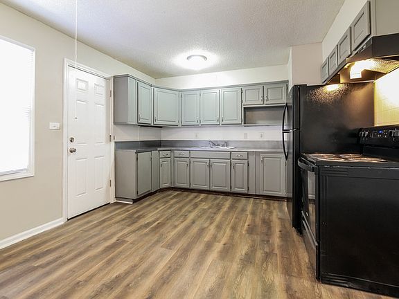 5th image of 11216 Manchester Ave